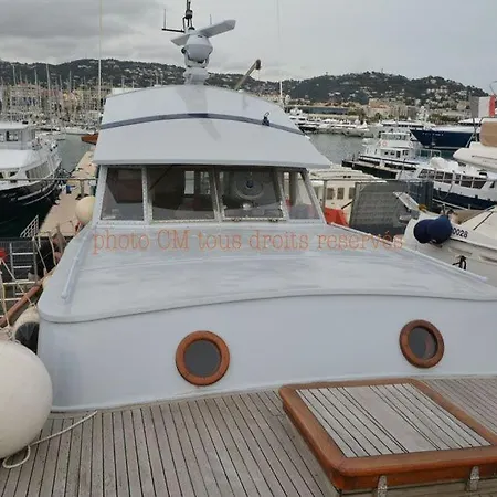 Båthotell Yacht Germinal Honfleur