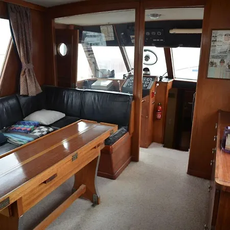 Yacht Germinal Båthotell Honfleur