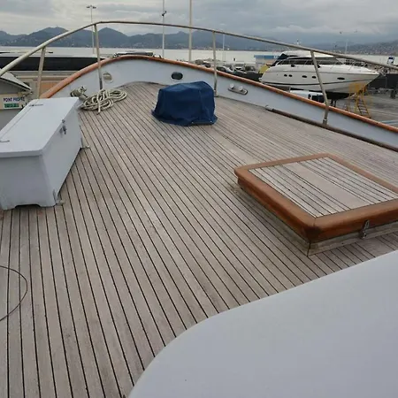Yacht Germinal Båthotell *