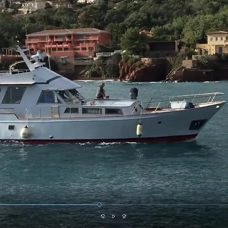 Yacht Germinal Båthotell Honfleur
